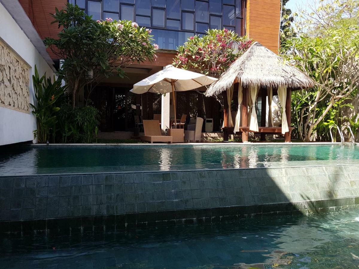 Narisha Guesthouse Kupang  Exterior foto