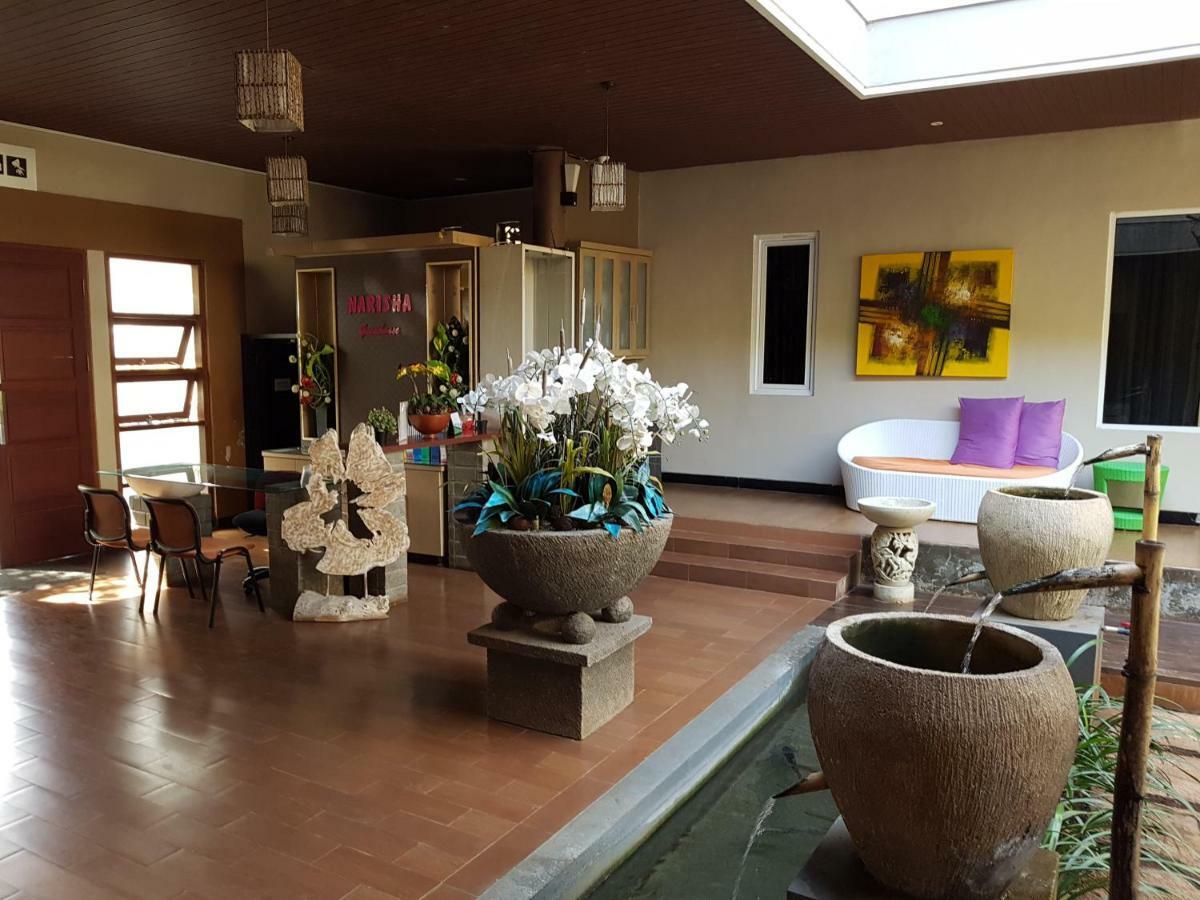 Narisha Guesthouse Kupang  Exterior foto